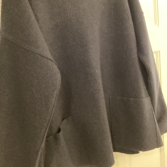 Eileen Fisher bateau neck boxy top, 100% wool in no ( deep navy). Runs large). - Picture 4 of 4